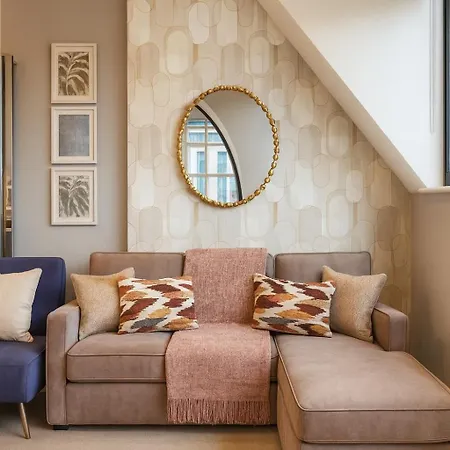 Luxury 2-bed Penthouse In Stunning Views Prime Location Harrogate
