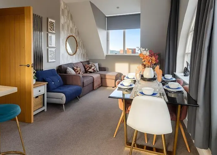 Luxury 2-bed Penthouse In Stunning Views Prime Location Lägenhet *