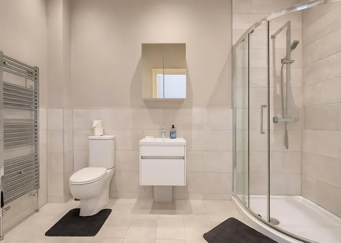 Luxury 2-bed Penthouse In Stunning Views Prime Location *